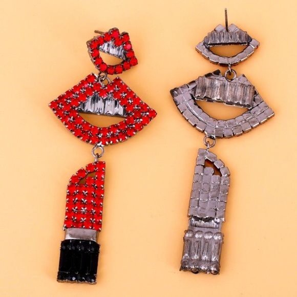 SOLD OUT💔Callie LIPS: GLOSSED & Dangling Red & Pink Jeweled Rhinestone Earrings - Picture 6 of 7